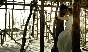 mulher morena branca ...