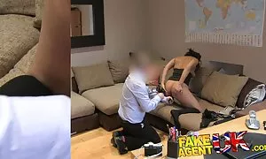 agente estica um peq ...